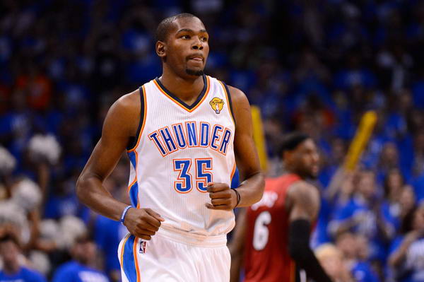 赛背后的亮 赛背后的亮